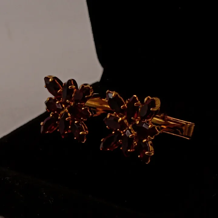 Colleras en metal dorado