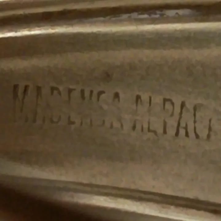 Brazalete de alpaca y malaquita