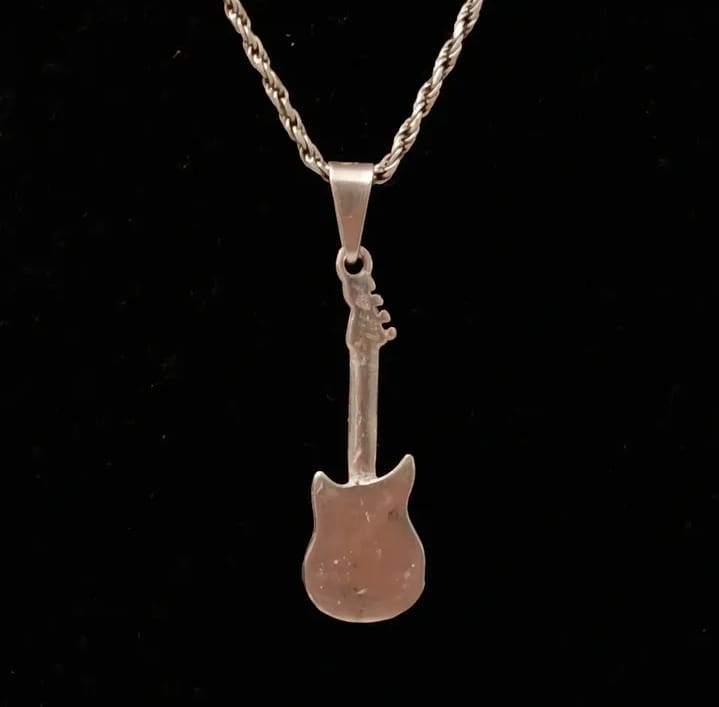 Guitarra de plata 950