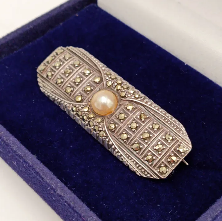 Broche francés de plata antigua 935