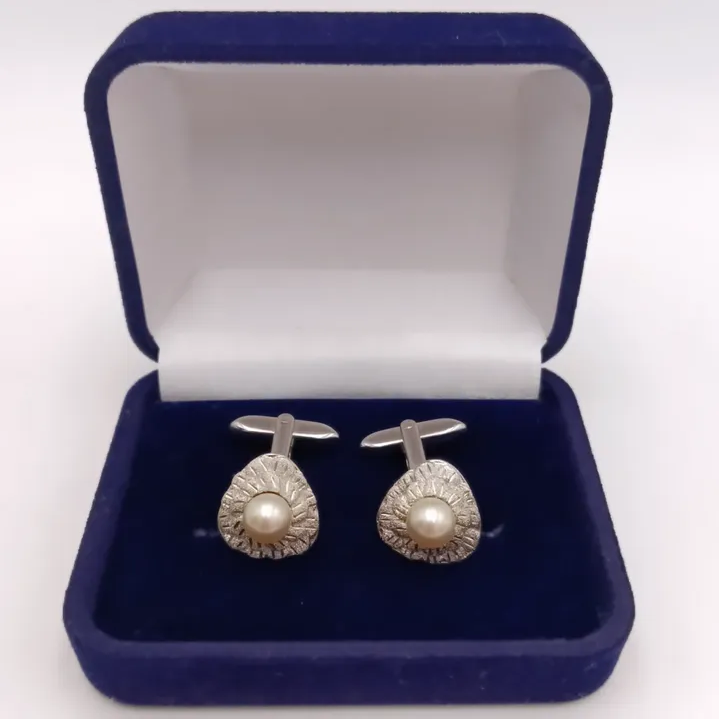 Colleras de mujer de los años 50