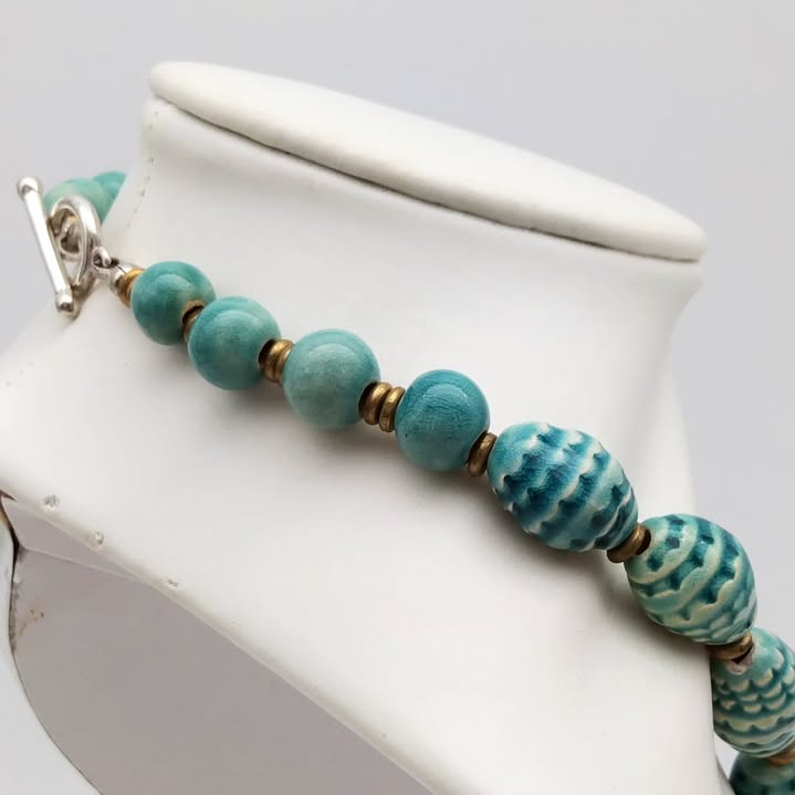 Collar de cerámica gres