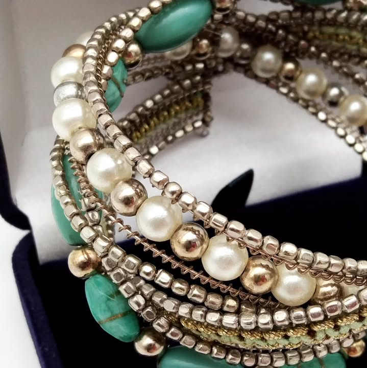 Brazalete de mostacillas