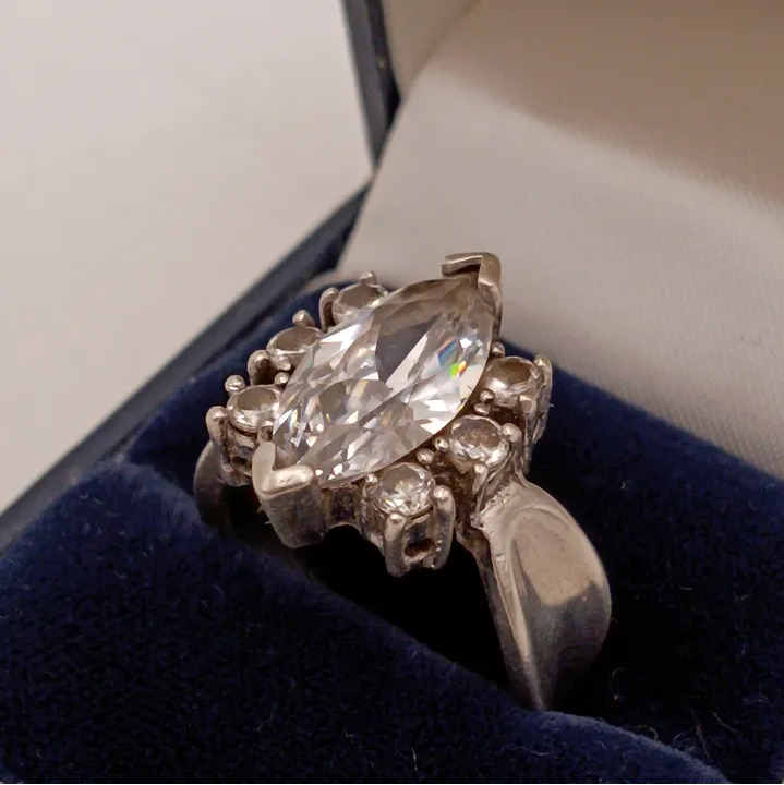 Anillo de circón en plata esterlina 925