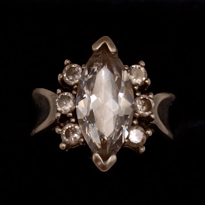 Anillo de circón en plata esterlina 925