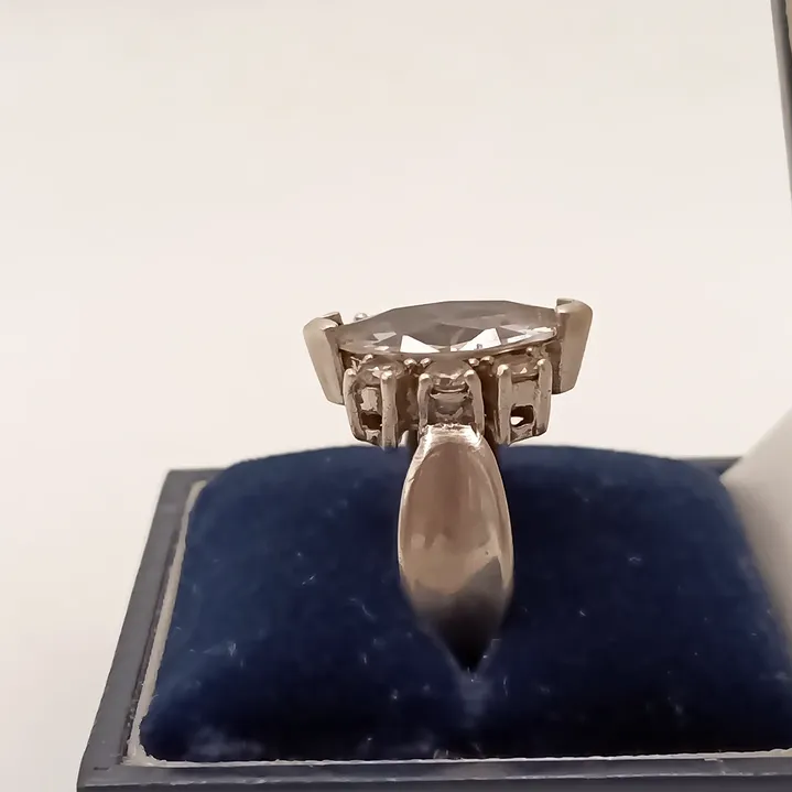 Anillo de circón en plata esterlina 925