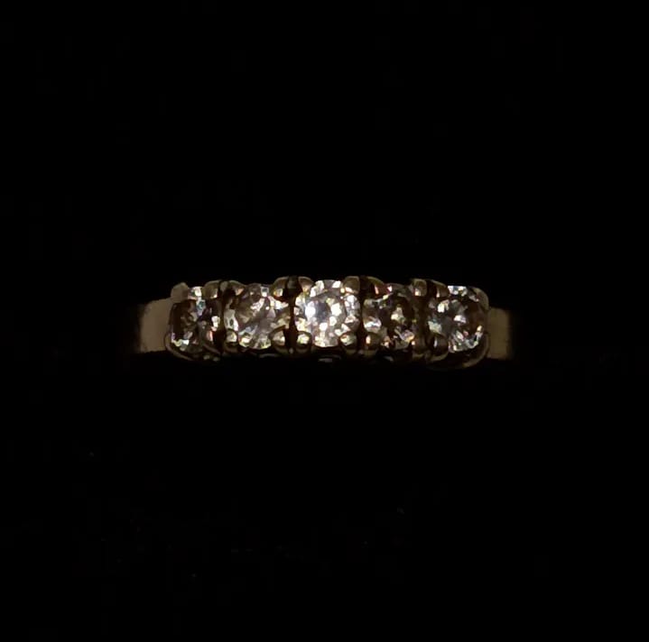 Anillo de circones en plata 925