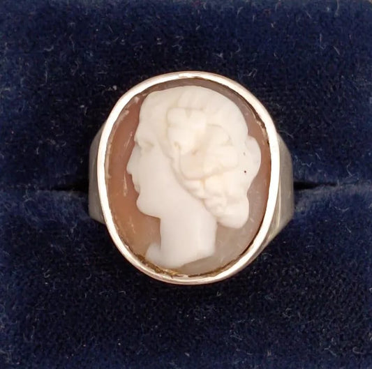 Anillo de camafeo