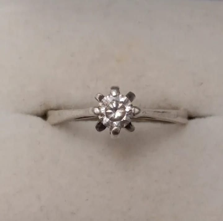 Anillo solitario de plata