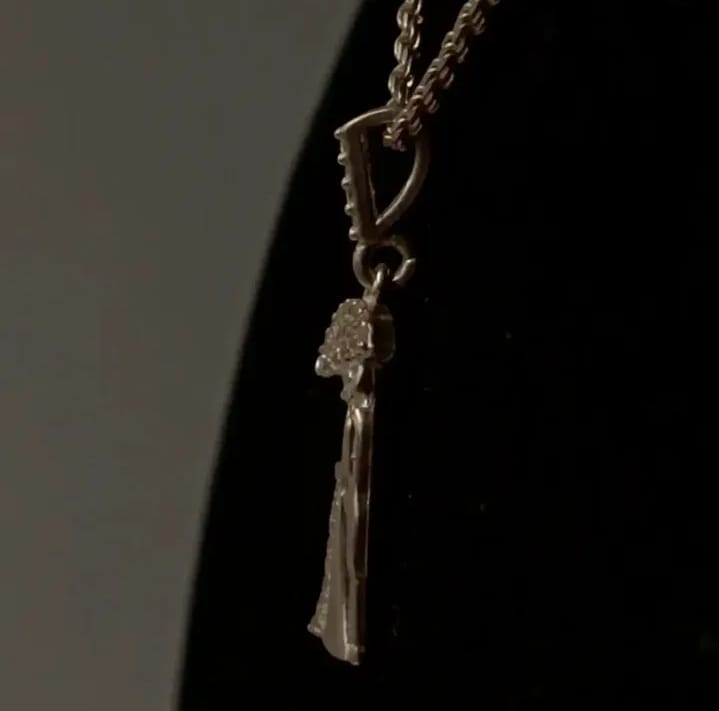 Romántico colgante de plata