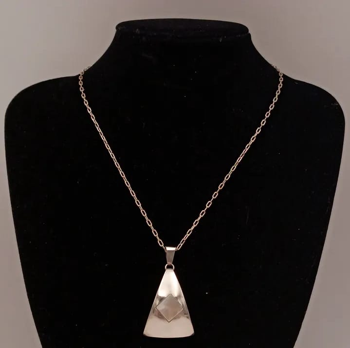 Colgante de nácar en plata 925
