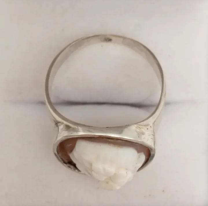 Anillo de camafeo