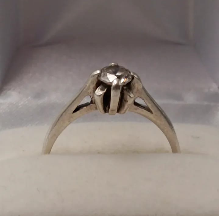 Anillo solitario de plata