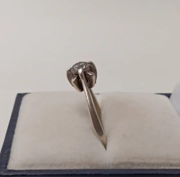 Anillo solitario de plata